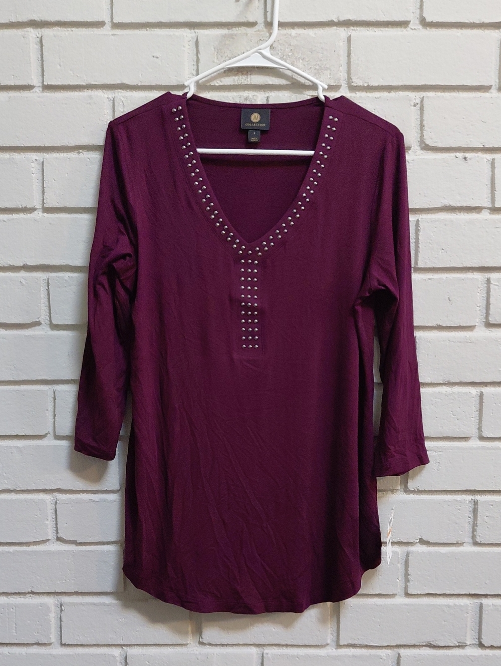 JM Collection  Plum V-Neck Studded Tunic Top. Size Small NWT